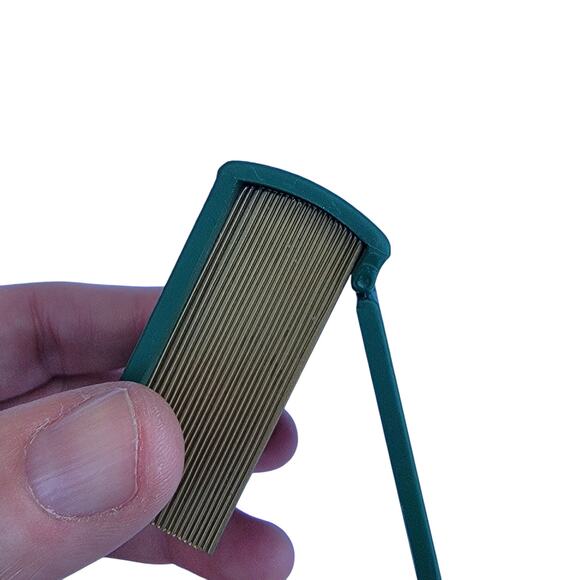 Vintage Winnie the Pooh Book Ornament “Honey Time” Clock Scene Hallmark Style - Picture 7 of 10